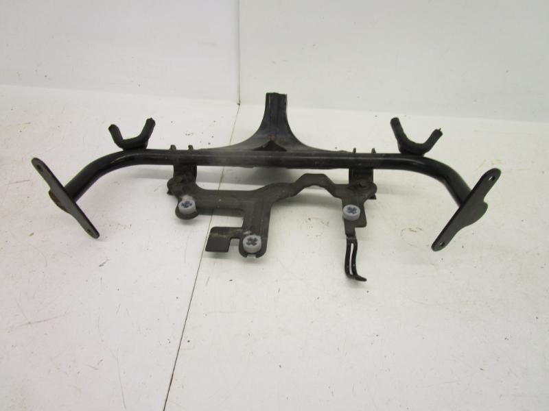 96 Kawasaki ZX11 D 1100 Ninja Front Fairing Stay Bracket 11048